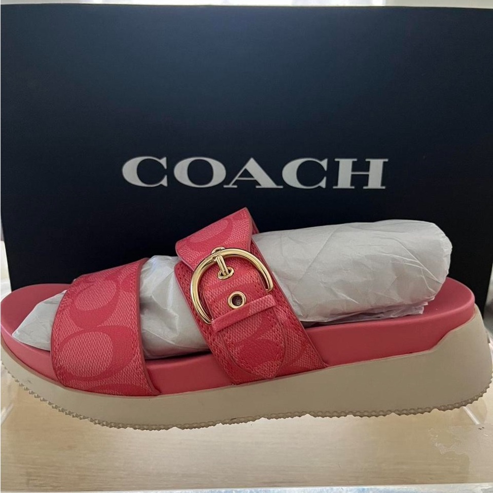 Coach Women's Pink Sandals
Size 6